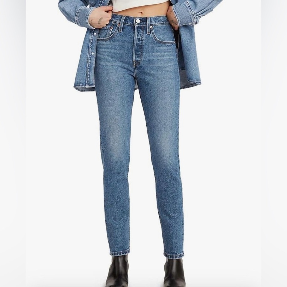 501 Levi’s Classic High Rise jeans- Womens